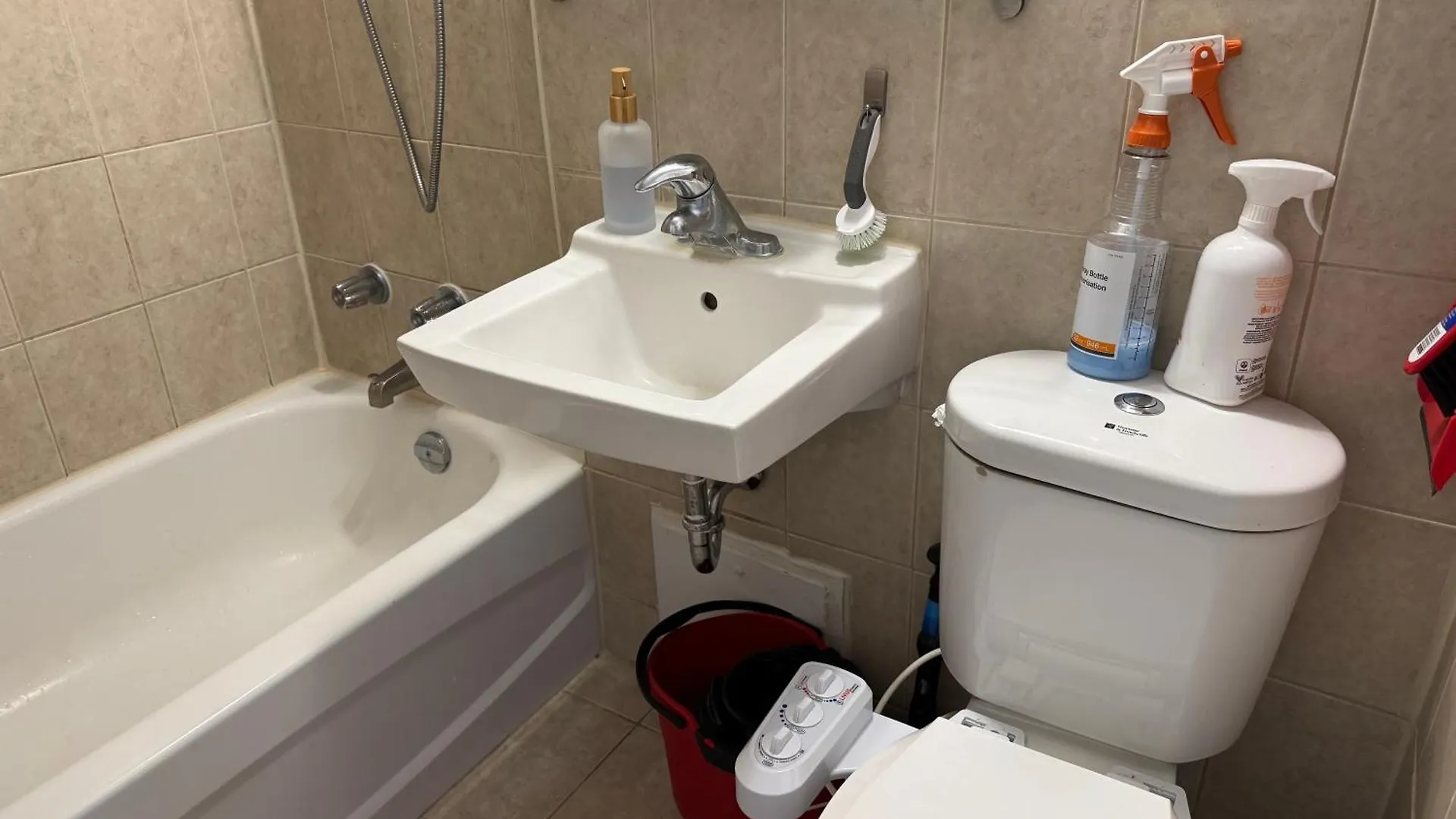 民宿 Private Cozy Room In Downtown Toronto, Steps To Subway & Cn Tower